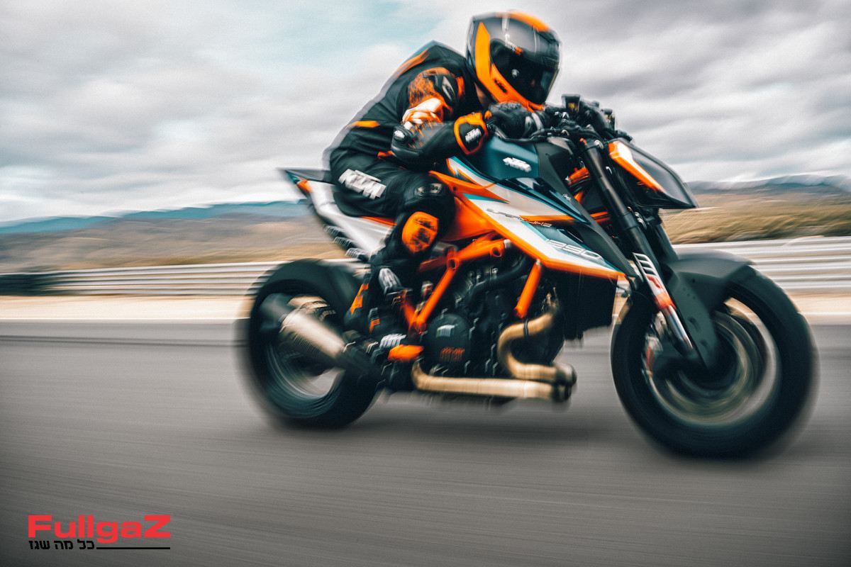 ק.ט.מ חושפת את ה-1290 סופר דיוק RR הקרבי