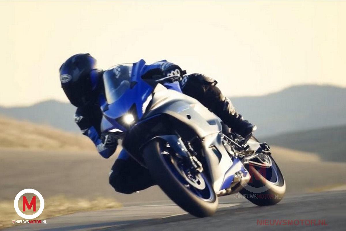 2021-Yamaha-YZF-R7_action