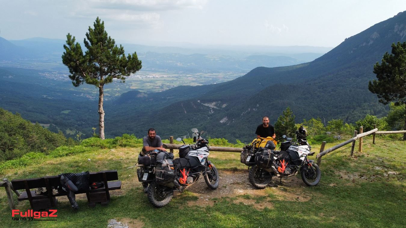 חוצים את אירופה בשטח – חלק ד'
