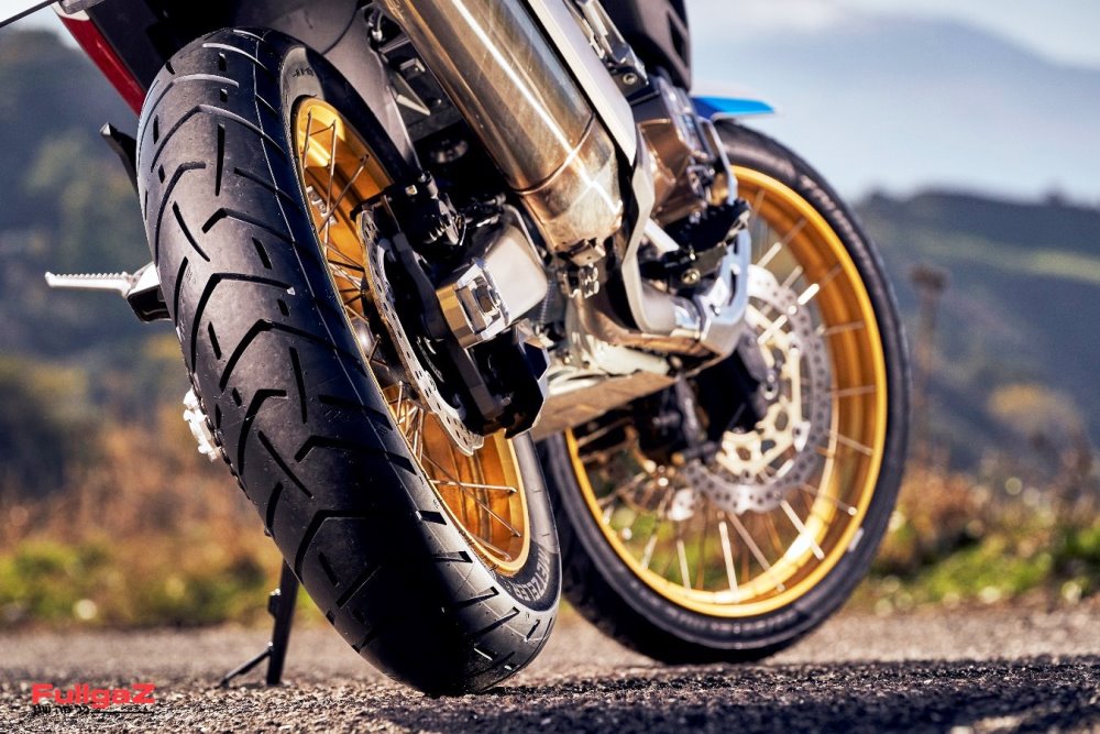 ריקול לצמיגי אדוונצ'ר של פירלי ומצלר