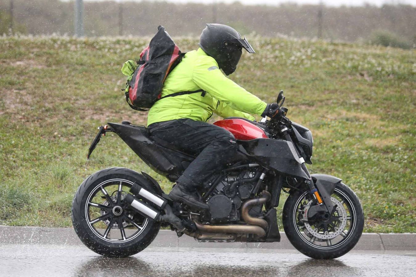 הבראבוס 1300R נצפה במבחנים