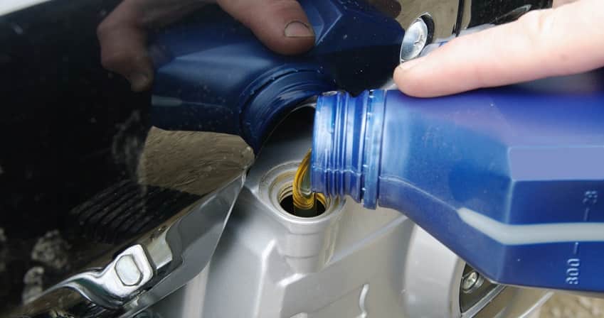 רשות המסים מעלה את המס על שמני מנוע