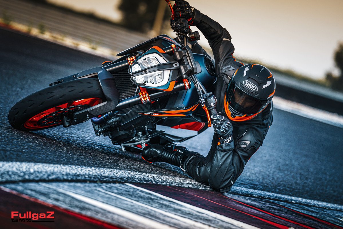 ק.ט.מ חושפת את ה-890 דיוק R של 2022