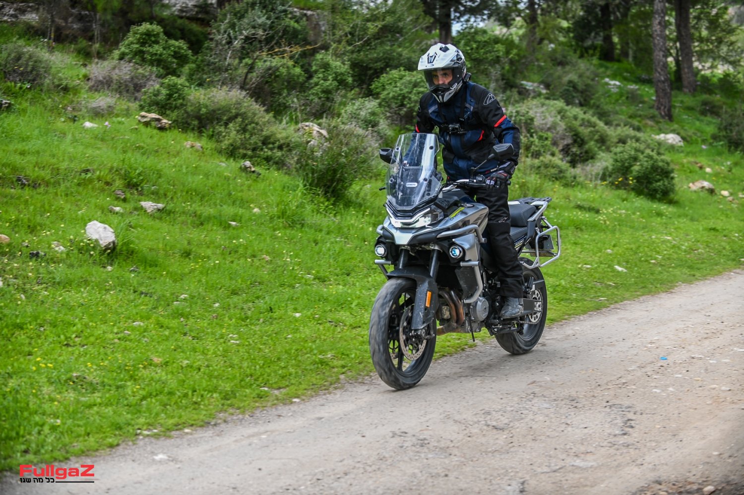 עם ערך מוסף של התגלגלות על שבילים פשוטים