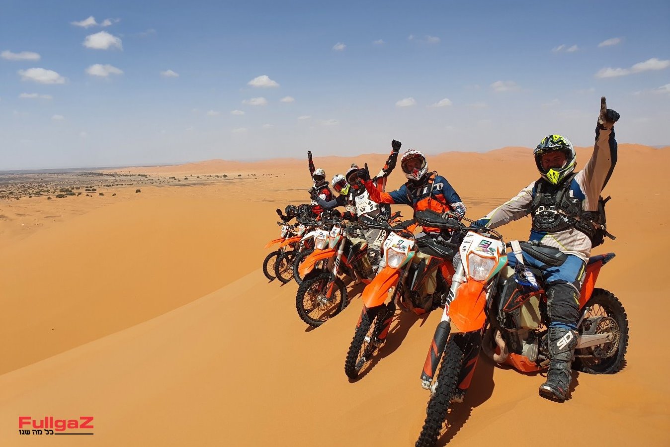 עם אופנועי אנדורו על מסלולי הדקאר במרוקו