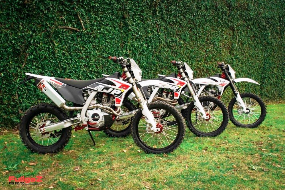 חדשים בארץ: צמד דגמי אנדורו של AJP