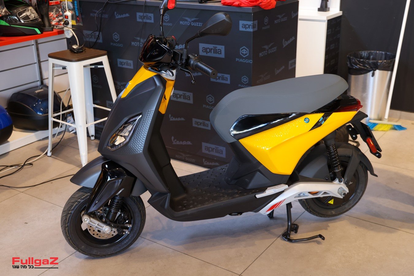 עופר-אבניר משיקה את הקטנוע החשמלי של פיאג'ו