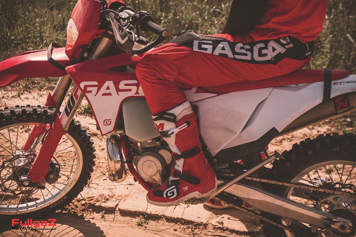 פרסומית: גאס גאס – חבילת אבזור לרוכשי אופנוע