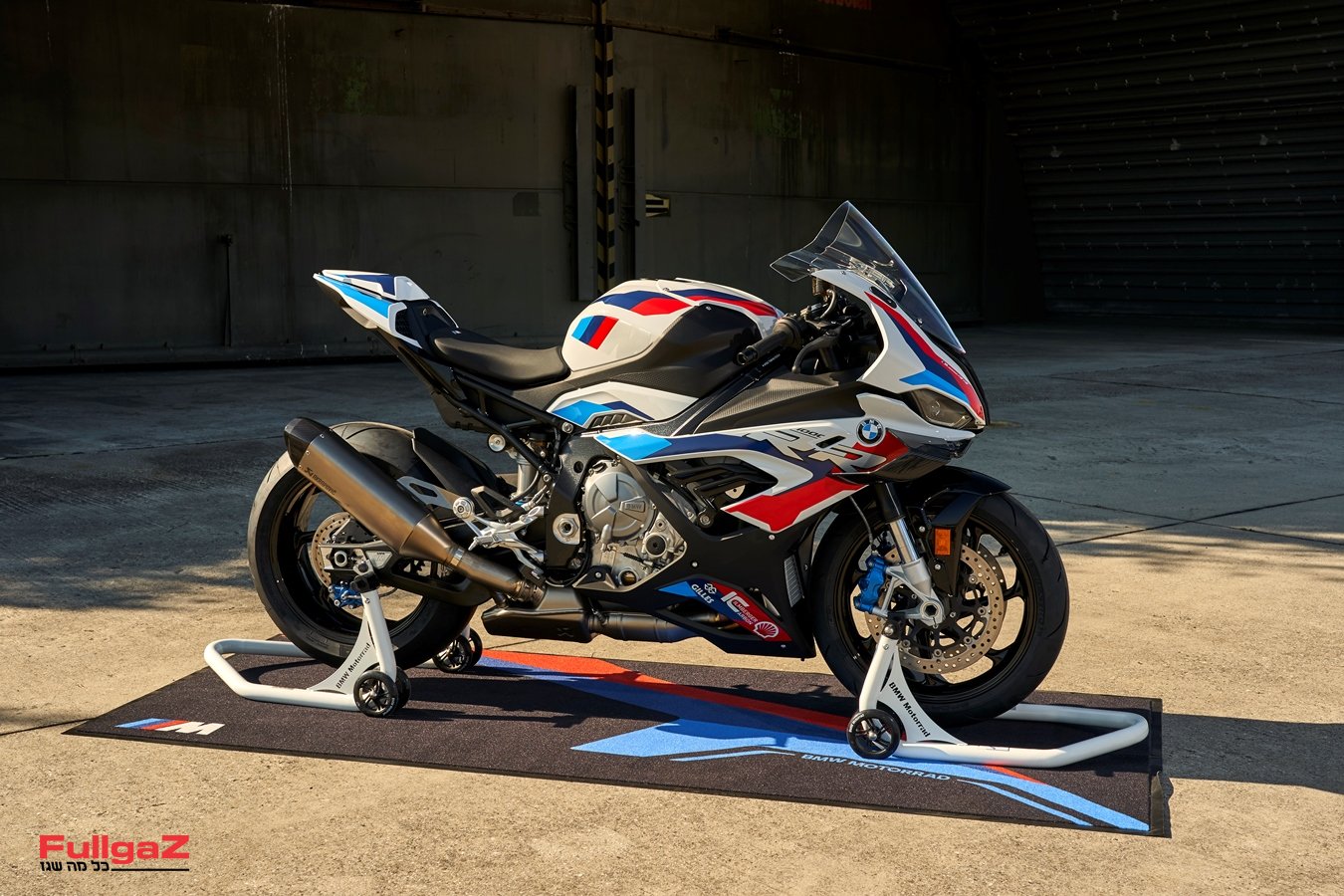 רכיבה ראשונה: ב.מ.וו M 1000 RR בהתרשמות