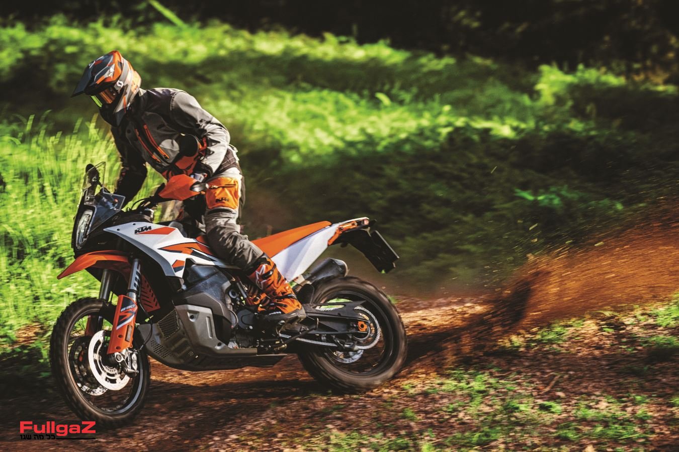 ק.ט.מ חושפת 890 אדוונצ'ר R חדש ל-2023