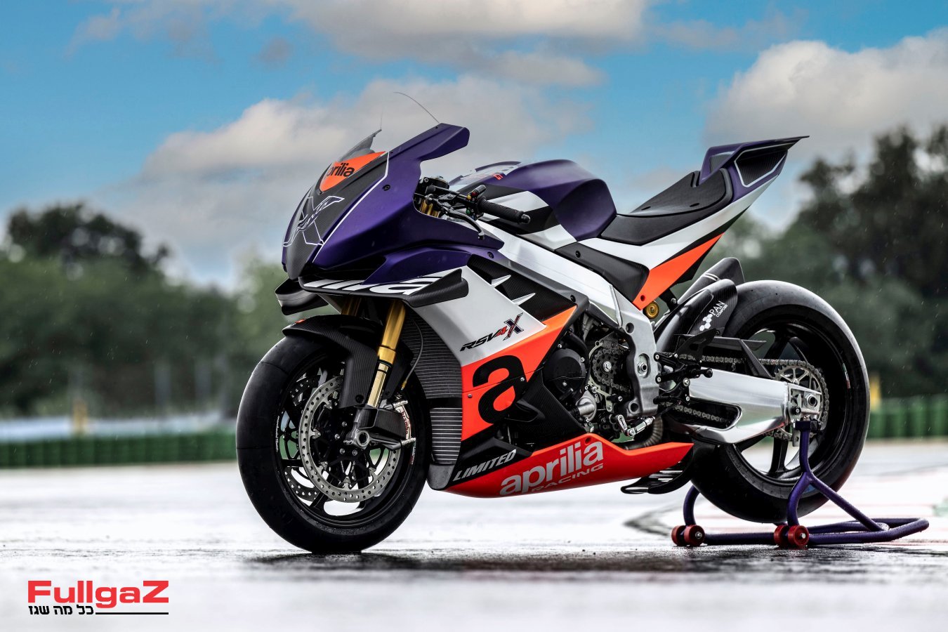 אפריליה מציגה: RSV4 XTrenta מיוחד