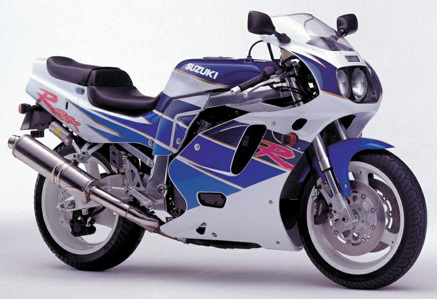 נוסטלגיה: סוזוקי GSX-R750W – המעבר לקירור נוזל