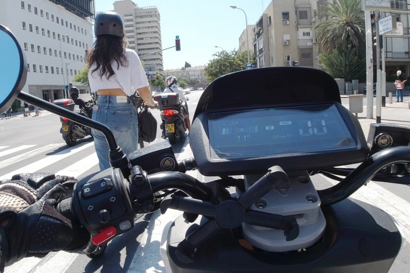 האם רגולציה על אופניים חשמליים תוביל לגידול בקטנועים?