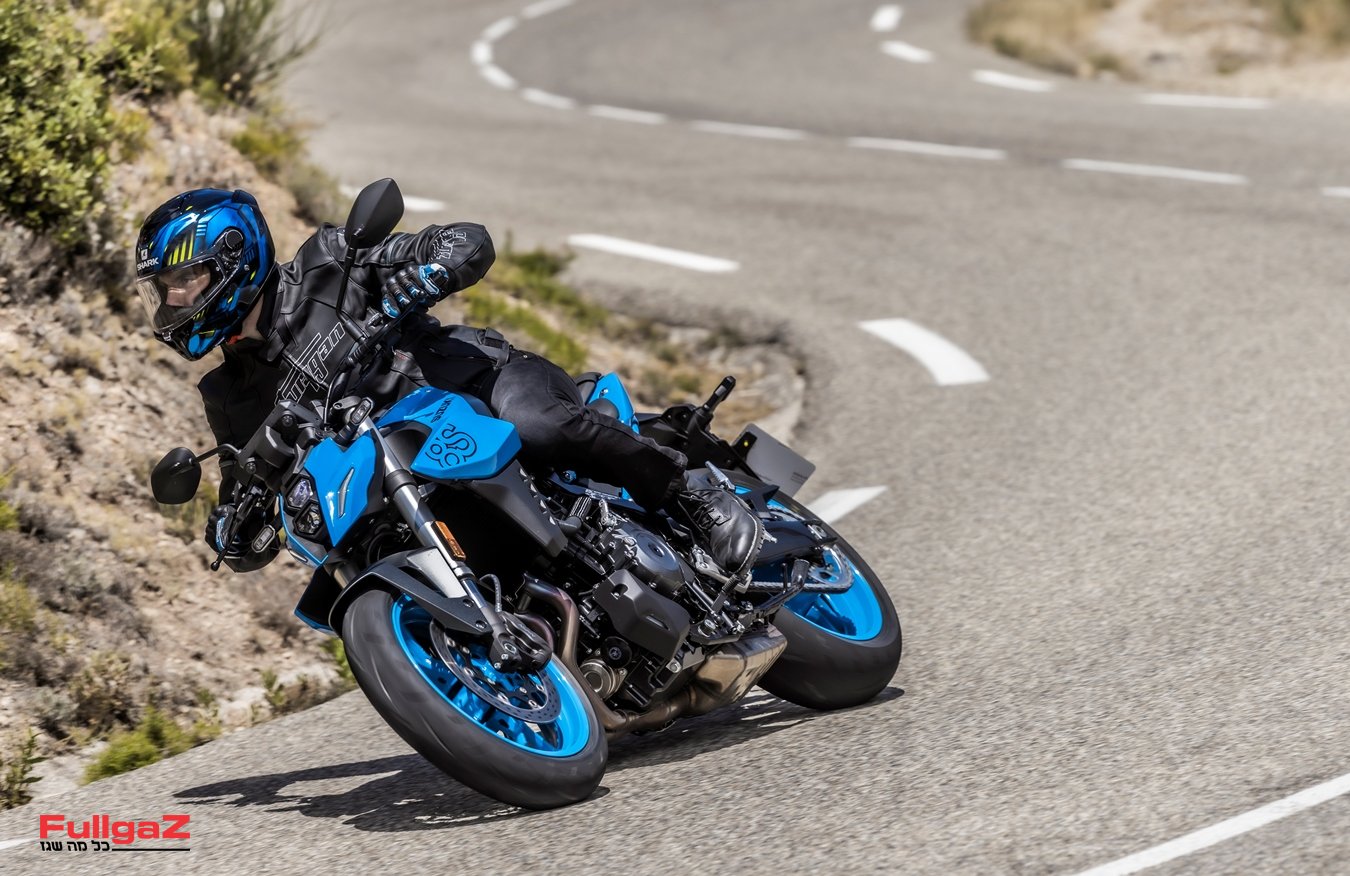 סוזוקי חושפת: GSX-8S – ג'יקסס 8 חדש