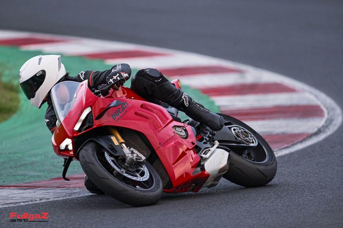 פירלי מציגה: דיאבלו סופרקורסה V4 חדש