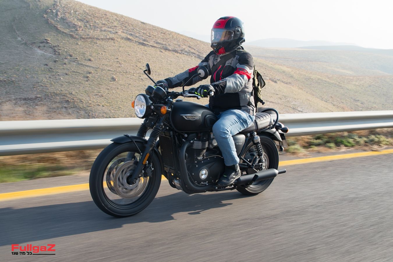 טריומף בונוויל T120 במבחן – בשם הוד מלכותו