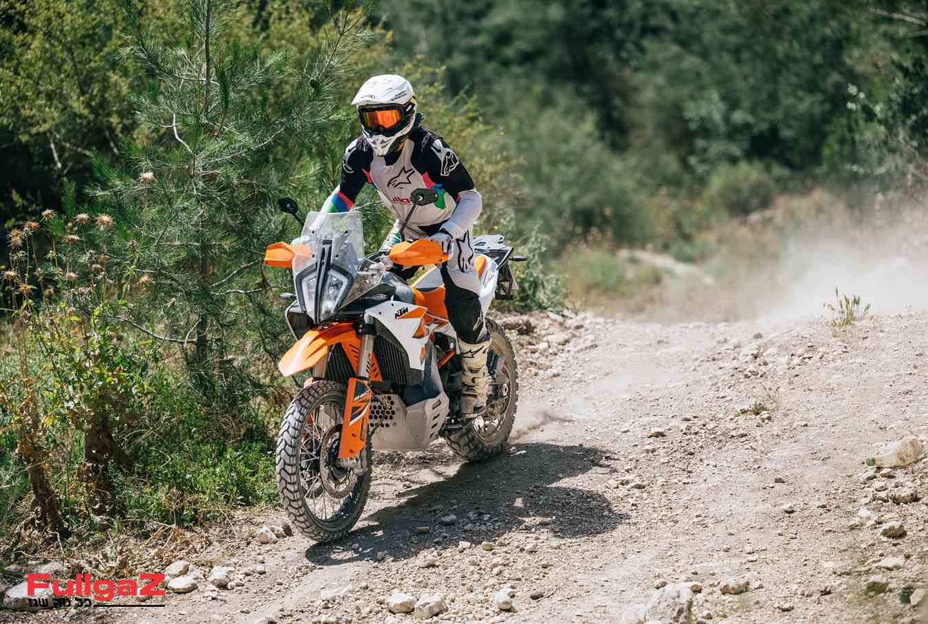 ק.ט.מ 890 אדוונצ'ר R ו-S בהשקה מקומית