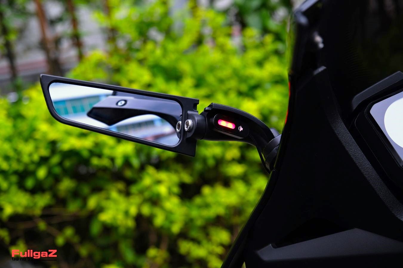 מערכת עזר למניעת תאונות לאופנועים של INNOVV