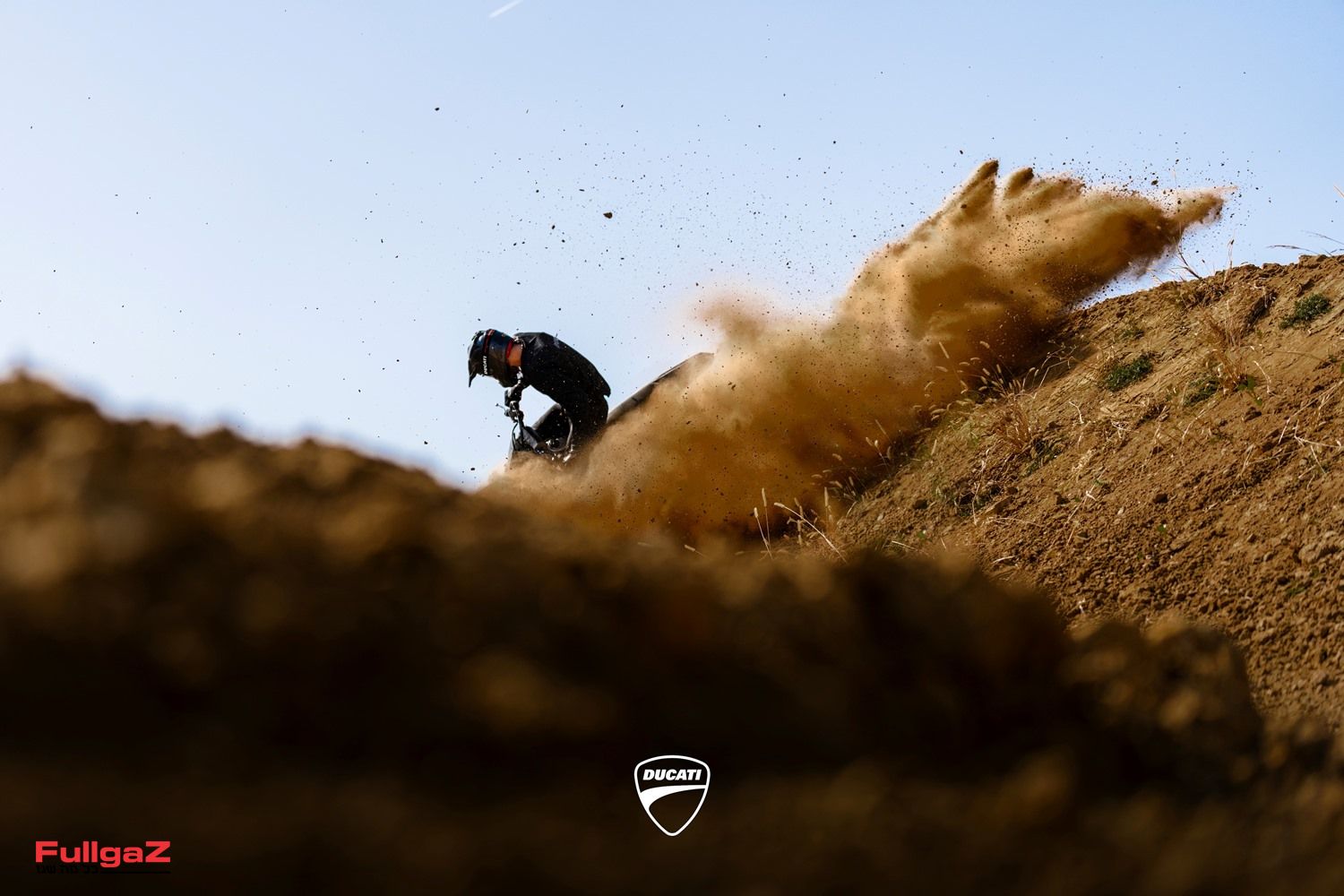 דוקאטי נכנסת לעולם השטח עם אופנוע מוטוקרוס