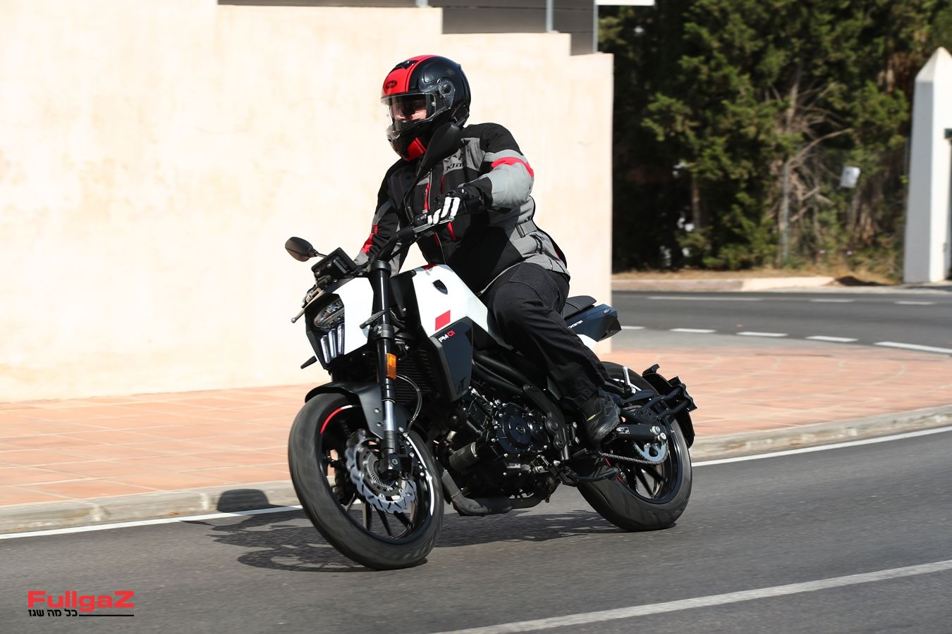 רכיבה ראשונה: פיג'ו PM-01 בהשקה עולמית