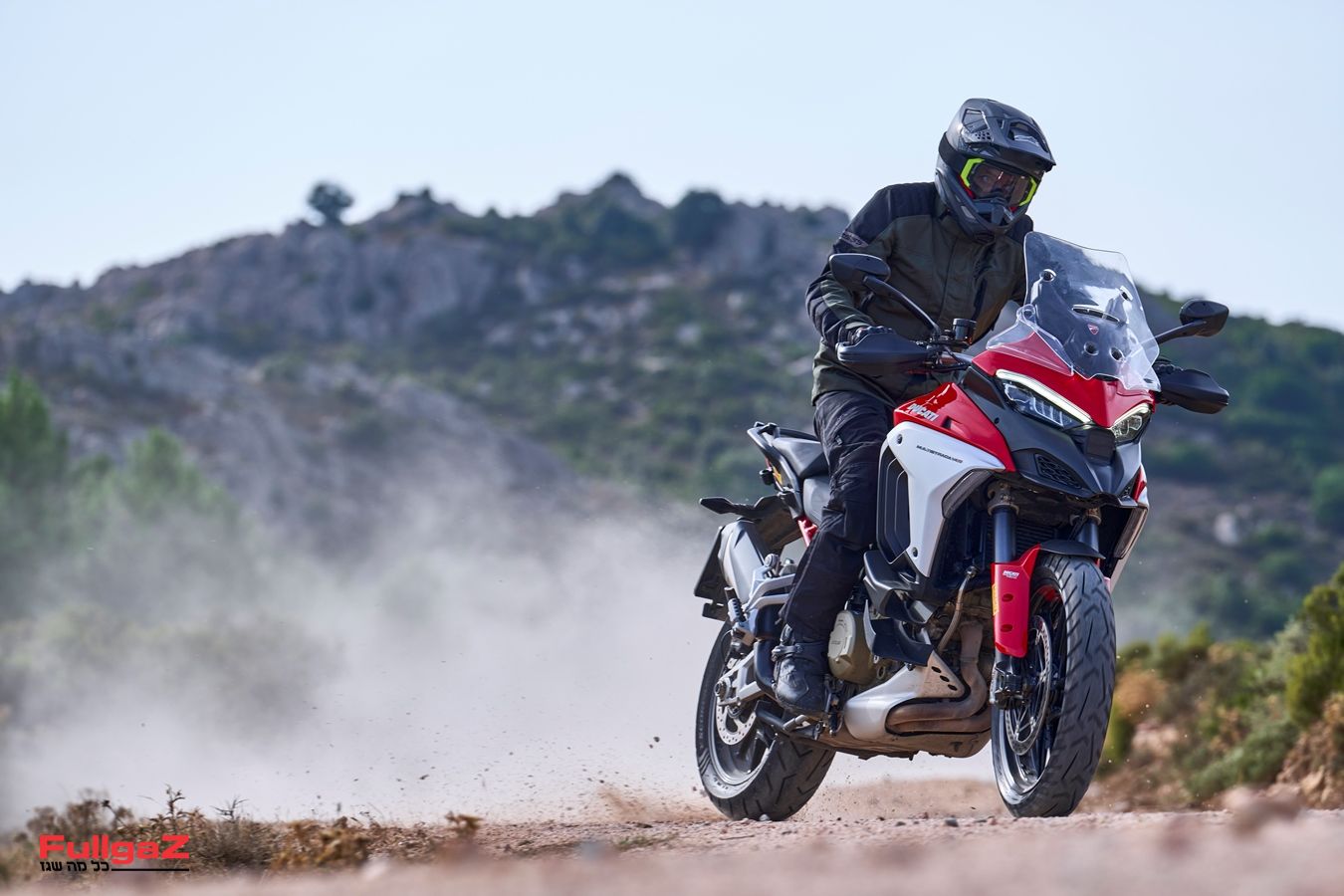 פירלי מציגה: הדור השלישי של הסקורפיון טרייל