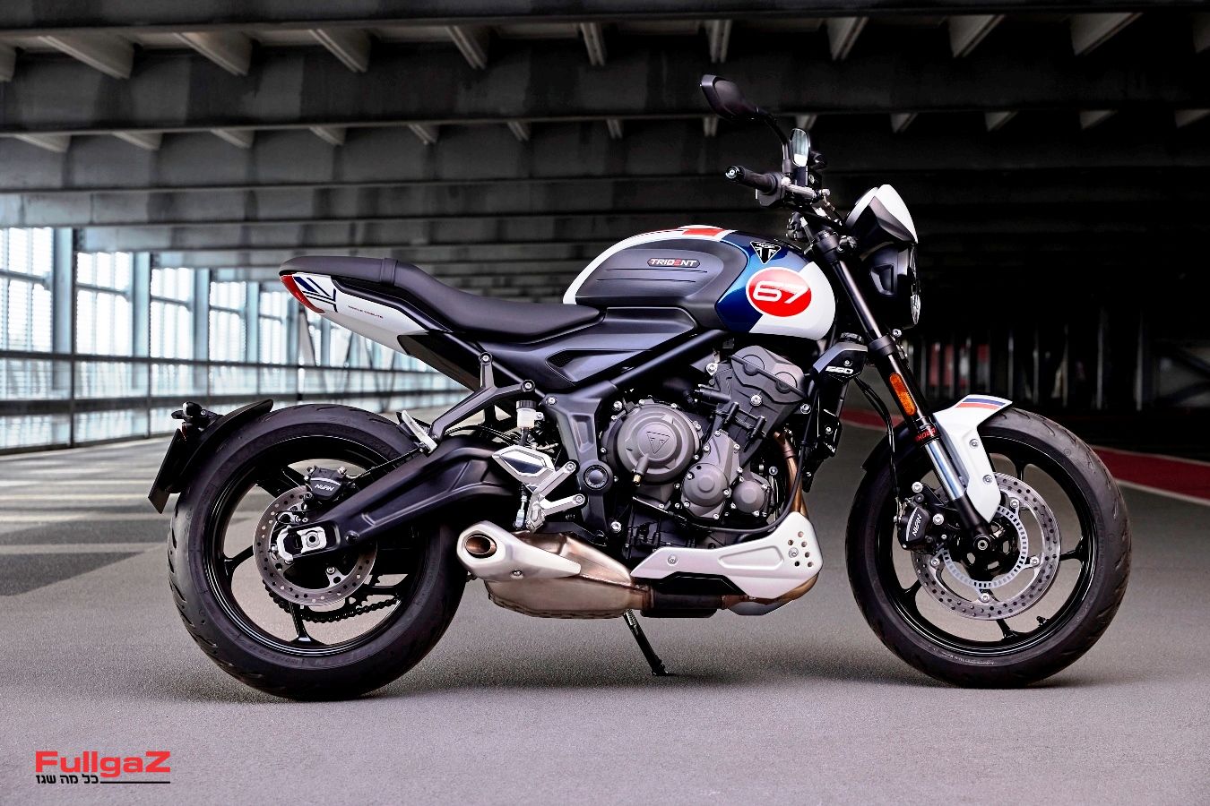 טריומף טרידנט Slippery Sam