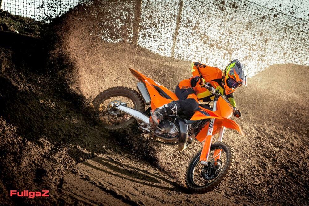 ק.ט.מ חושפת את דגמי המוטוקורוס החדשים של 2025