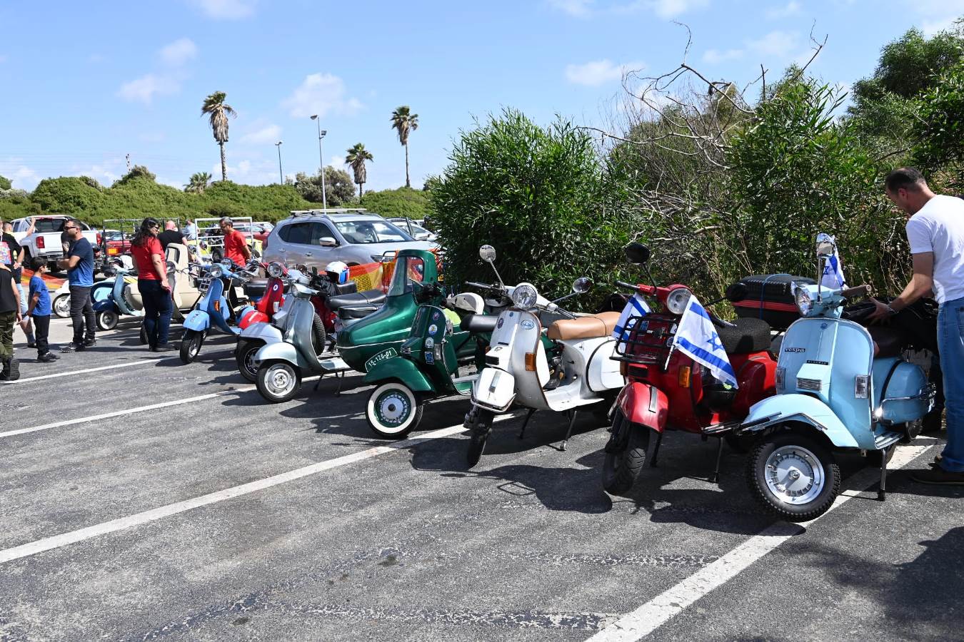 בשישי: מועדון החמש ישיק 2 אופנועים משופצים