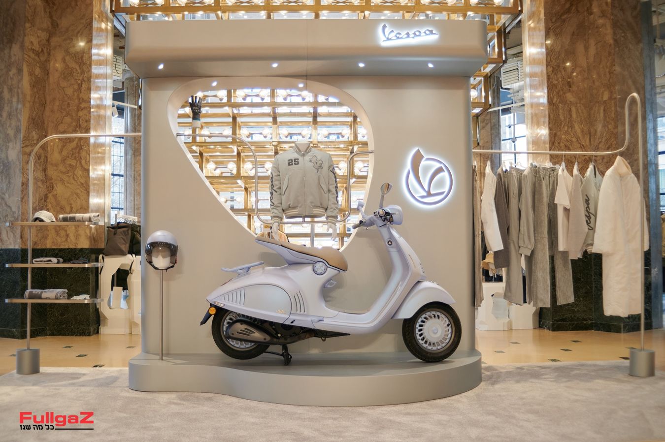 וספה 946 – מהדורה מיוחדת לשנת הנחש הסינית