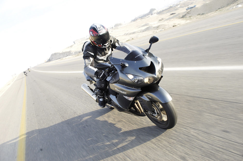 נוסטלגיה: קוואסאקי ZZR1400 – מוגבל ל-300 קמ"ש