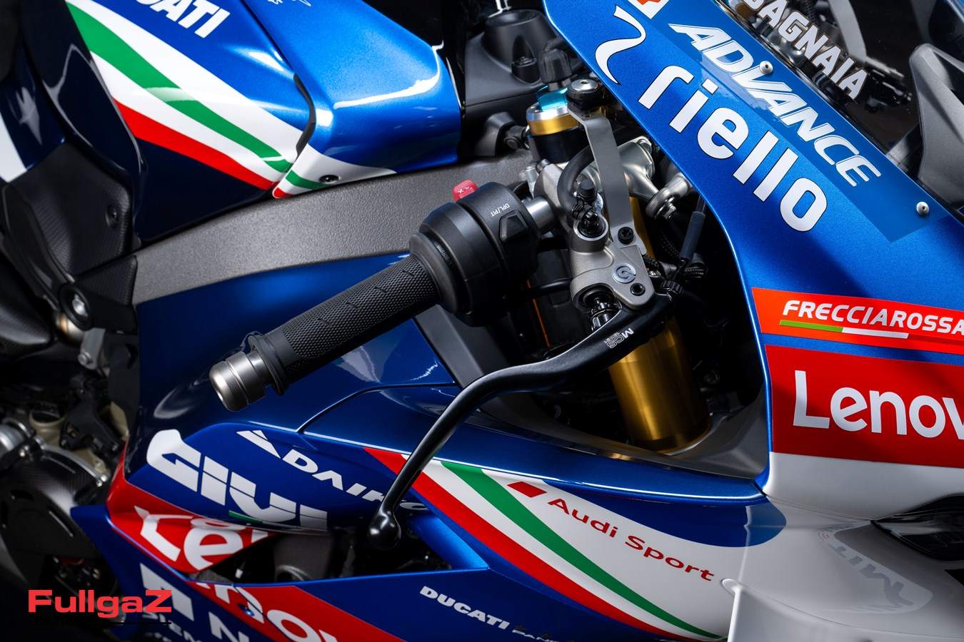 MY25_PANIGALE_V4S_TRICOLORE_ITALIA _16__UC768797_High