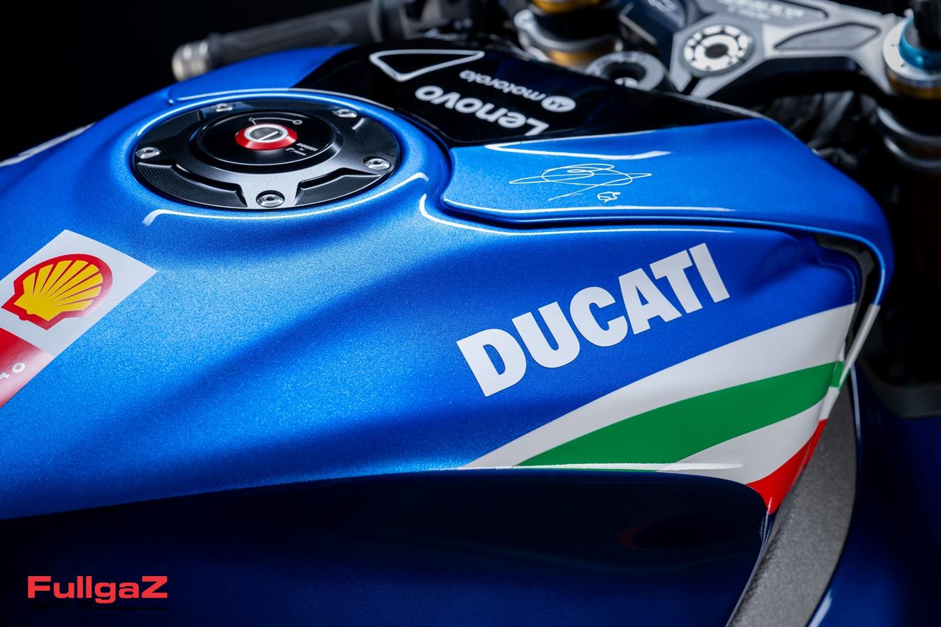 MY25_PANIGALE_V4S_TRICOLORE_ITALIA _39__UC768821_High