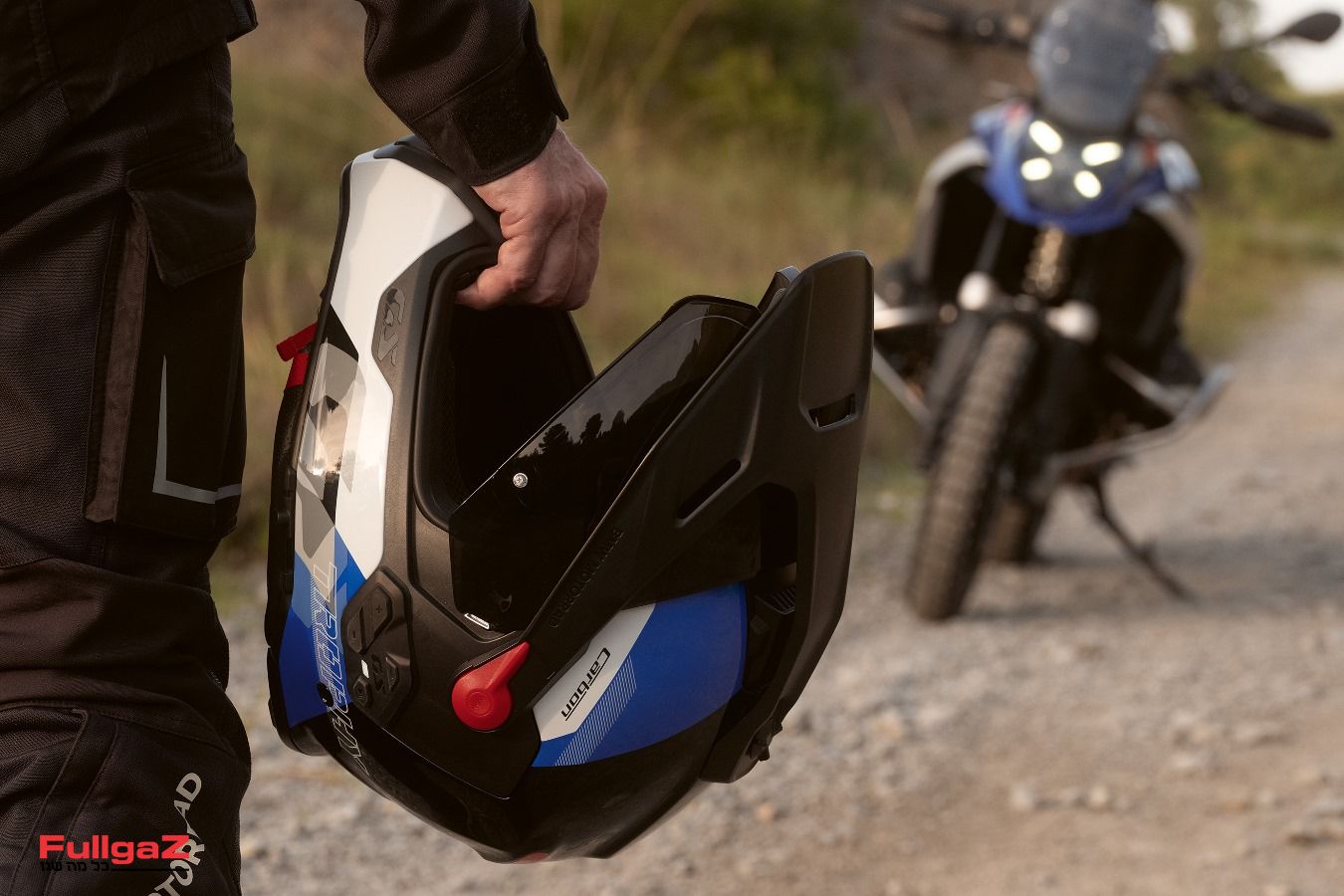 ב.מ.וו מציגה קסדת אדוונצ'ר עם דיבורית מובנית