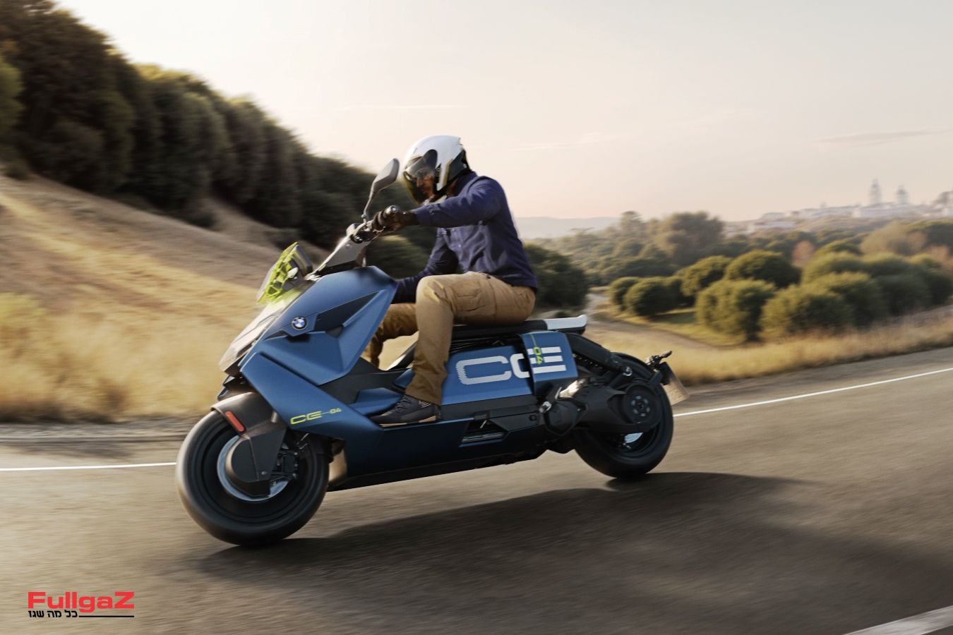 ב.מ.וו: ה-CE 04 מתעדכן ל-2025