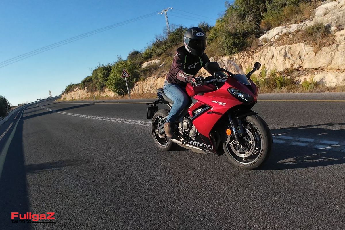 רכיבה ראשונה: טריומף דייטונה 660