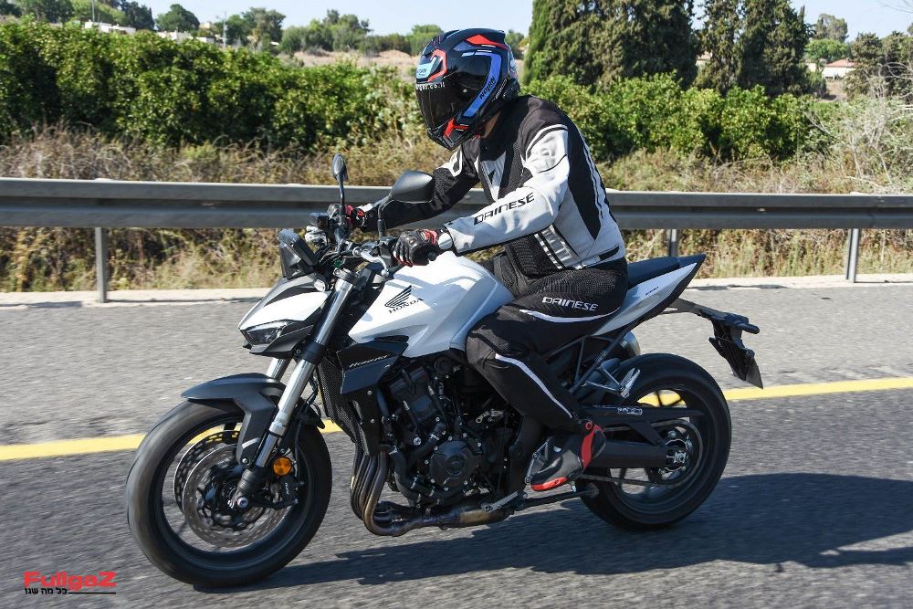 רכיבה ראשונה: הונדה CB1000 הורנט